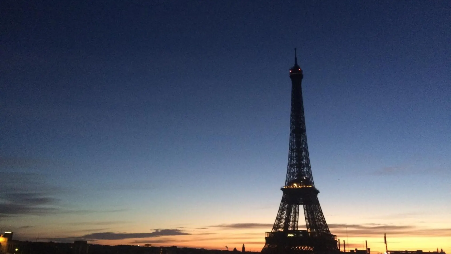 Eiffel Tower Incredible View Apartamento Paris